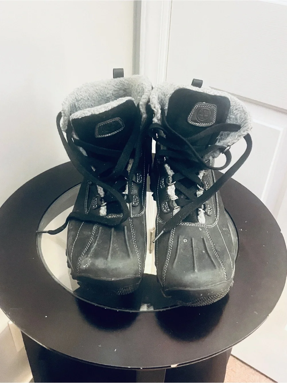 Timberland Black Lace-Up Winter Boots with Gray Shearling Lining